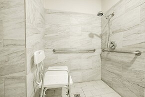 Hotel Avenida Victorville I 15