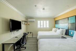 Hotel Avenida Victorville I 15