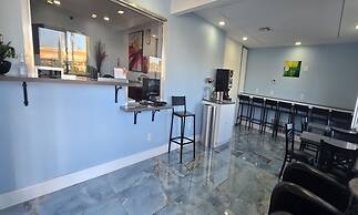 Hotel Avenida Victorville I 15