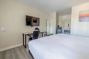 Hotel Avenida Victorville I 15