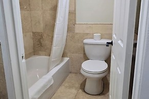 Hotel Avenida Victorville I 15