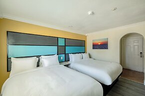 Hotel Avenida Victorville I 15
