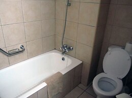 Senator Hotel Apartments - Adults Only