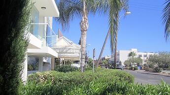 Senator Hotel Apartments - Adults Only