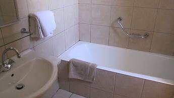 Senator Hotel Apartments - Adults Only