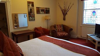 The Edward Hotel
