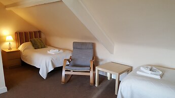 The Edward Hotel