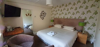 The Edward Hotel