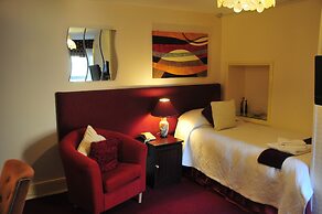 The Edward Hotel