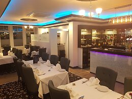 Ascot Grange Hotel - Voujon Restaurant