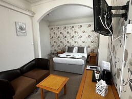The Cumberland Hotel