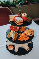 The Ashburnham Hotel