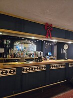 The Ashburnham Hotel