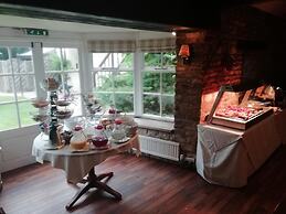 Corinium Hotel & Restaurant