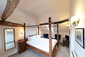 Corinium Hotel & Restaurant