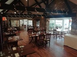 Corinium Hotel & Restaurant