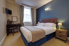 Corinium Hotel & Restaurant