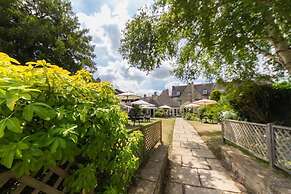 Corinium Hotel & Restaurant