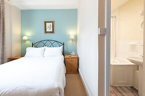 Corinium Hotel & Restaurant