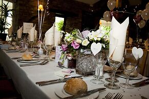 Corinium Hotel & Restaurant