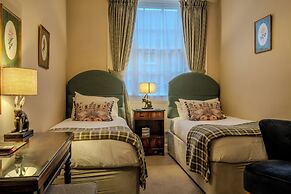 Corinium Hotel & Restaurant