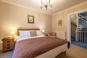 Corinium Hotel & Restaurant