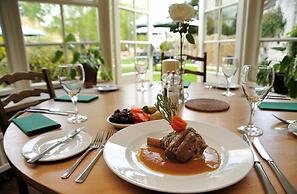 Corinium Hotel & Restaurant