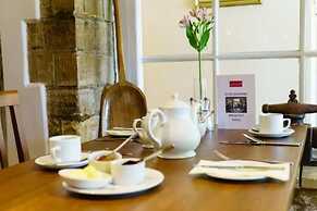 Corinium Hotel & Restaurant