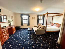 Shurland Hotel
