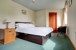 OYO Kirkconnel Hall Hotel