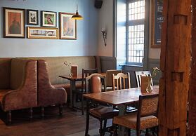 Cock Hotel Stony Stratford by Greene King Inns