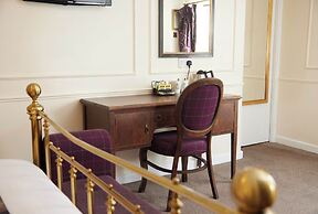 Cock Hotel Stony Stratford by Greene King Inns