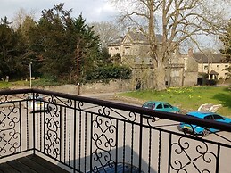 Bell House Hotel & Restaurant