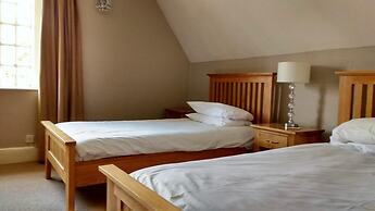 Bell House Hotel & Restaurant