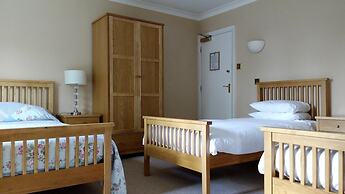 Bell House Hotel & Restaurant