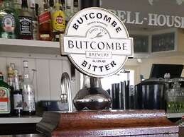 Bell House Hotel & Restaurant