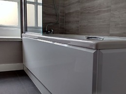 Bell House Hotel & Restaurant