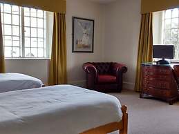 Bell House Hotel & Restaurant