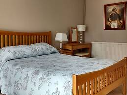 Bell House Hotel & Restaurant