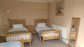 Bell House Hotel & Restaurant