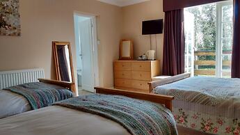 Bell House Hotel & Restaurant