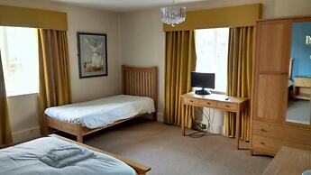 Bell House Hotel & Restaurant