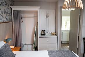 The Cedars Inn by Greene King Inns