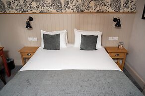 The Cedars Inn by Greene King Inns