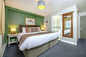 The Old Pheasant Hotel