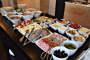 Brit Hotel Caen Herouville