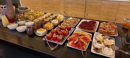 Brit Hotel Caen Herouville