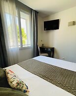 Brit Hotel Acacias