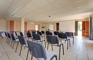 Brit Hotel Reims La Pompelle