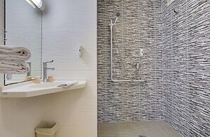 Brit Hotel Reims La Pompelle